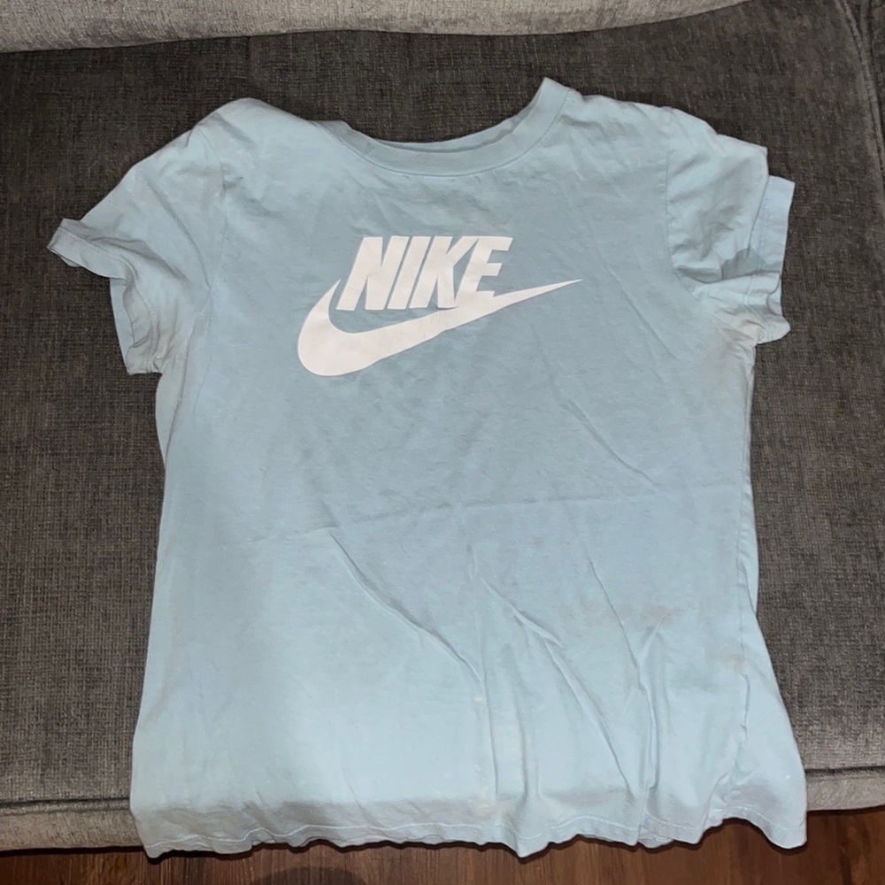 Small Nike t-shirt
